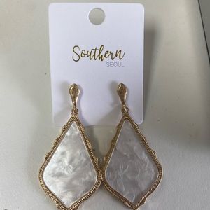 Southern Seoul earrings. Brand new. Great quality